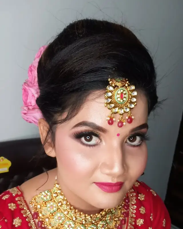 Festive make-up for a family function